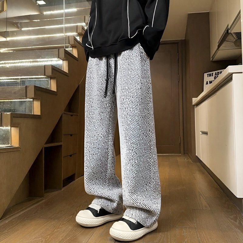 남성 편안한 와이드 슬림핏 사선 스트라이프 캐주얼 팬츠 패션 나른한 와이드 핏의 슬랙스 추동 미각 일자 와이드 팬츠