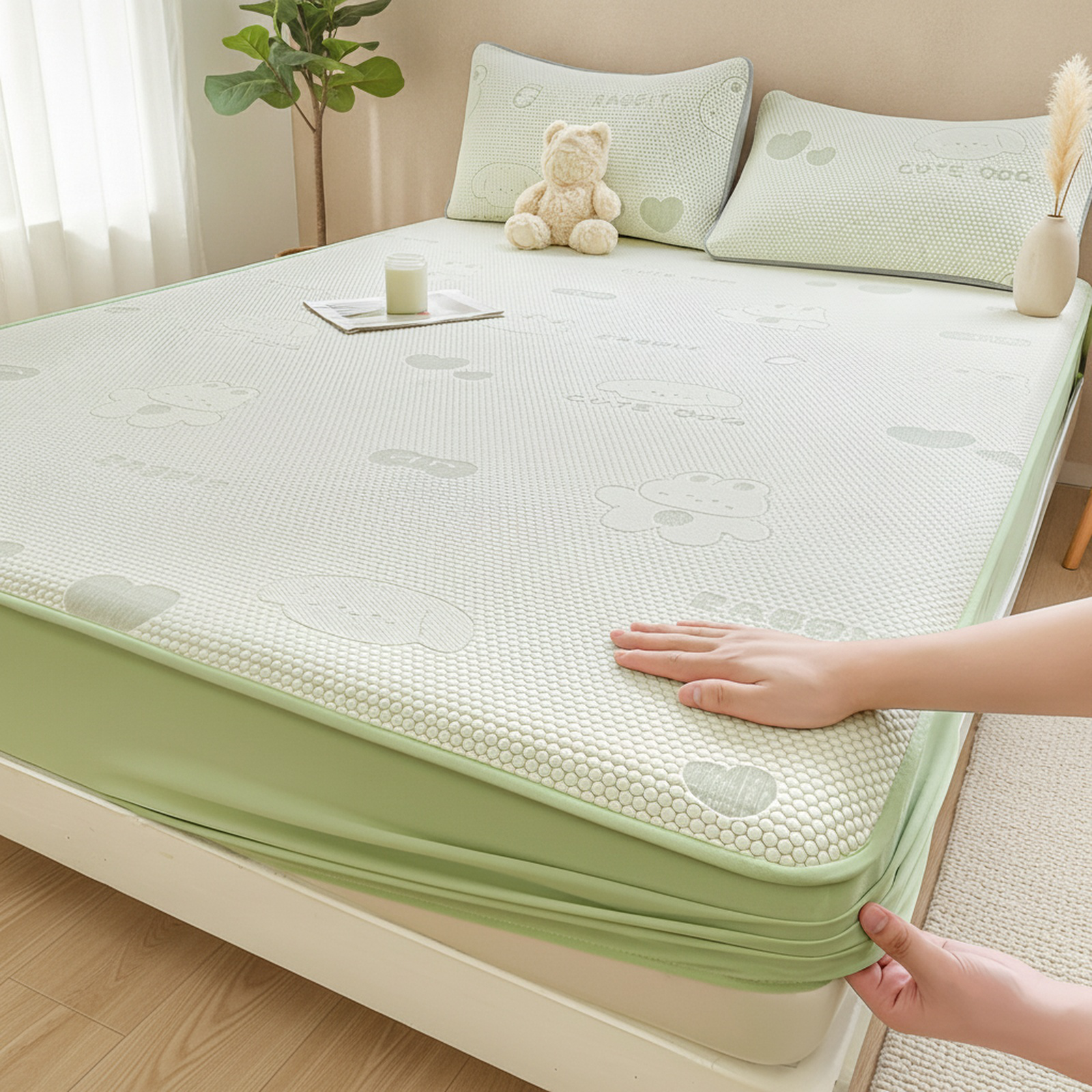 Baby & Mom Ice Silk Tofu Cooling Mat, Washable, Small Size