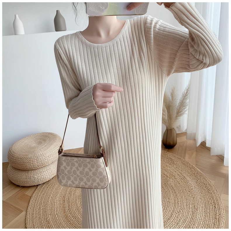 겨울철 데일리룩에 어울리는 따뜻한 기모 원피스