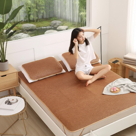 Cozy and durable dormitory mattress set