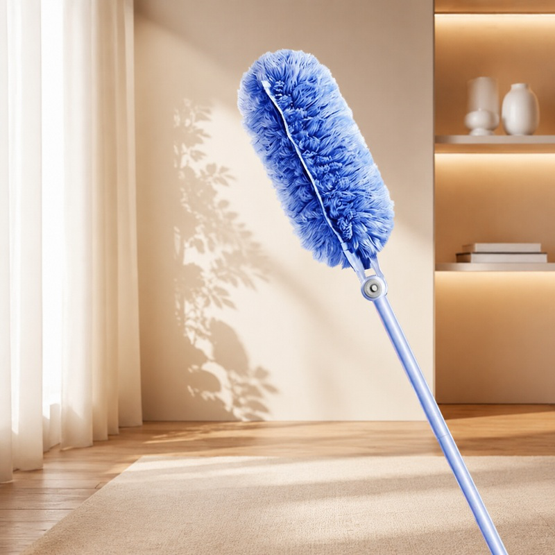 Reusable electrostatic duster cleaning delicate electronics