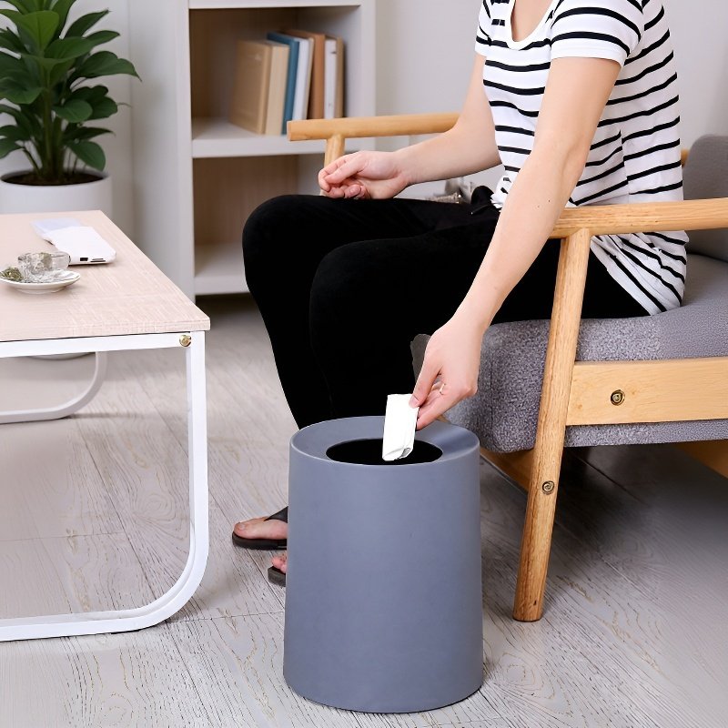 Gran papelera sin tapa para sala de estar doméstica