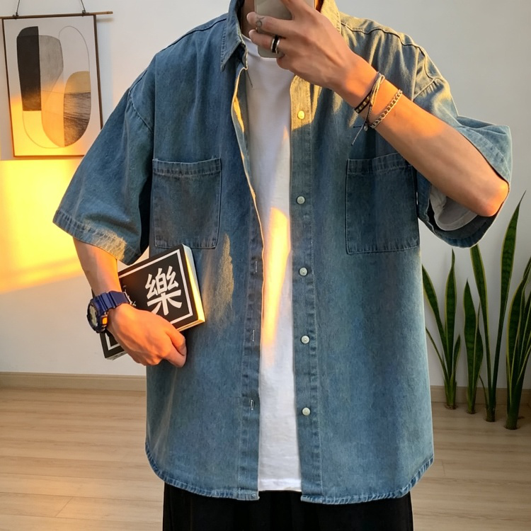 남녀 모두 어울리는 루즈핏 데님 셔츠