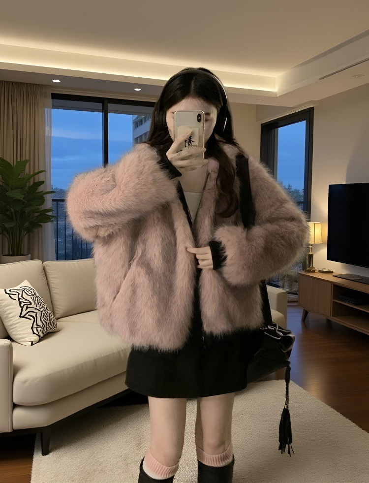 Női télikabát szőrmebéléssel és divatos kapucnival