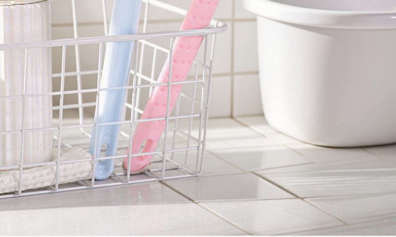 실리콘 소재로 부드러운 마사지 효과