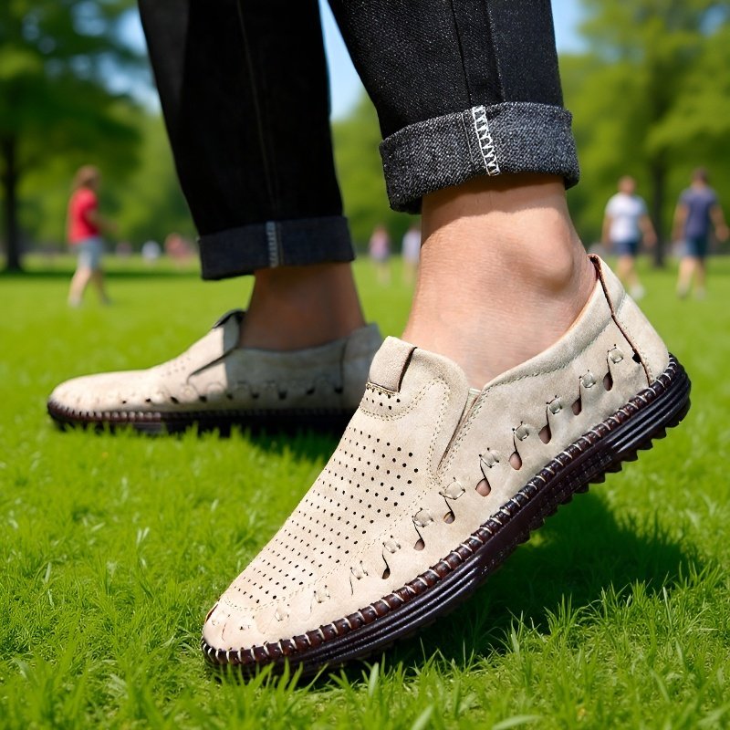 تفاصيل الجلد الطبيعي في الأحذية الكاجوال