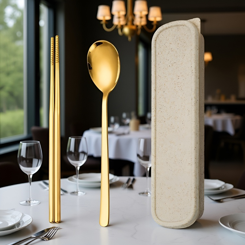 식기 세트의 내구성 강조 디테일 사진