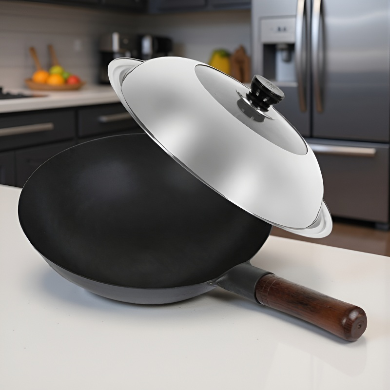 Nahaufnahme des Wok-Topfs aus Schmiedeeisen