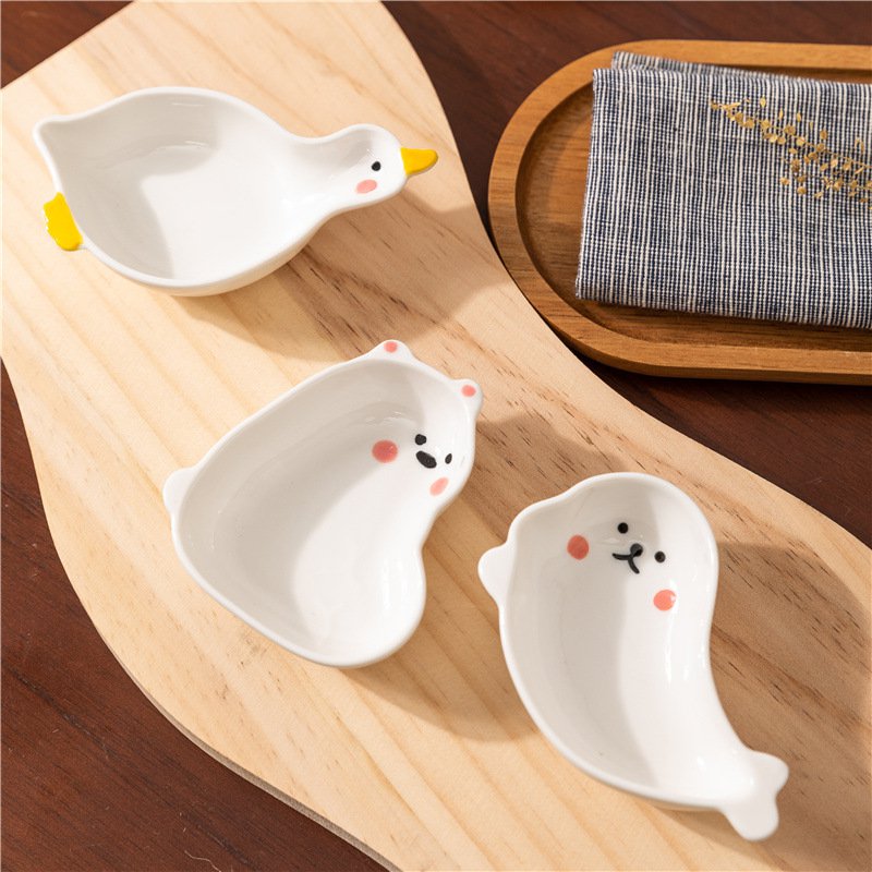 かわいい陶器製の動物型食器