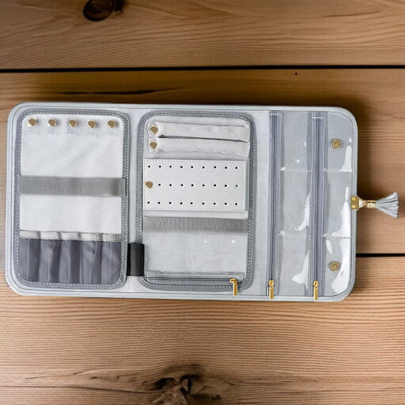 ジュエリーケースの内部仕切り構造