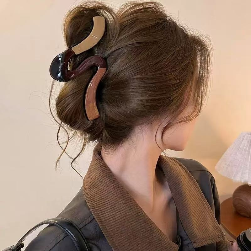 กิ๊บปากฉลามติดโบว์ลายจุดสีน้ำเงิน