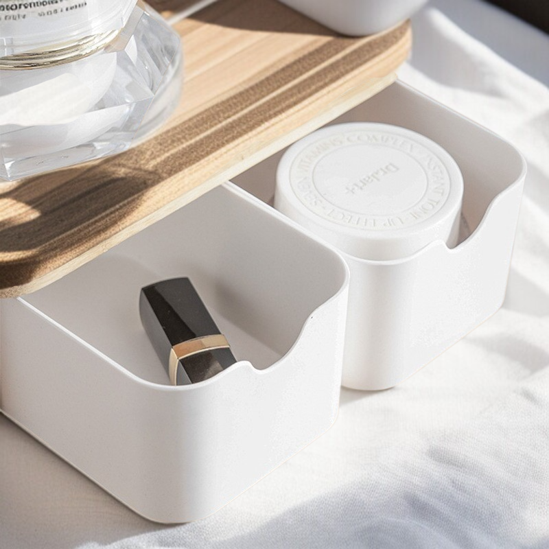 家庭用化粧品収納ボックスの中身