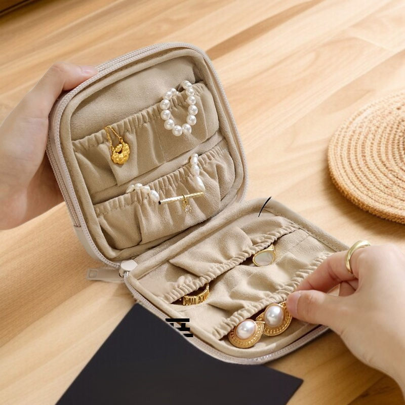 범퍼 방지 설계로 안전한 악세서리 보관