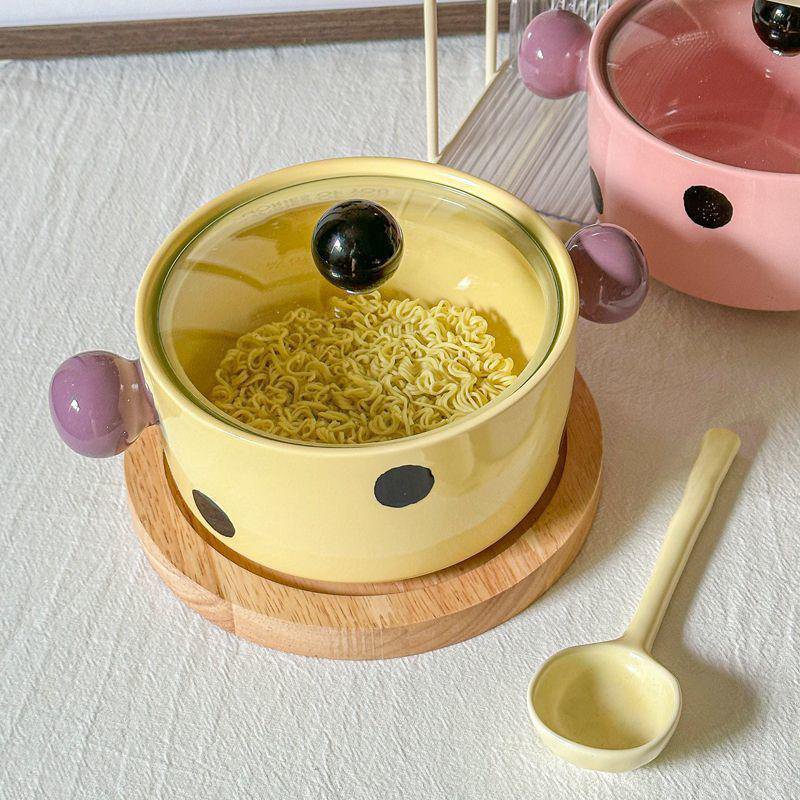 Cuenco de cerámica de doble asa