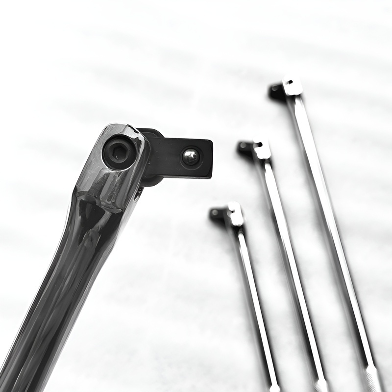 操作を容易にする延長レンチ付きのユニバーサルアダプター