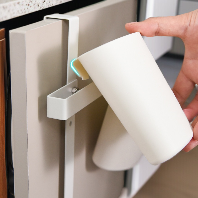 Luxuriöses Küchenregal für stilvolle Aufbewahrung