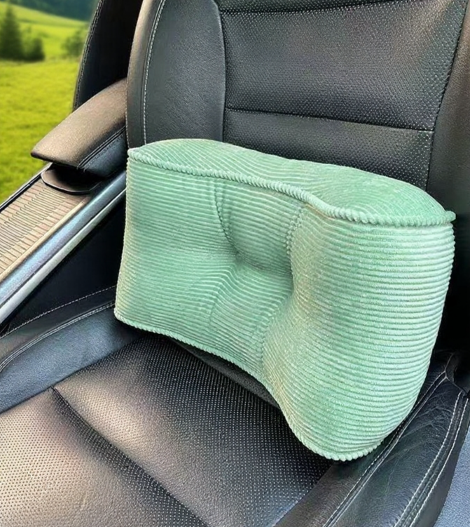 在宅ワークに最適な椅子用腰クッションの使用例