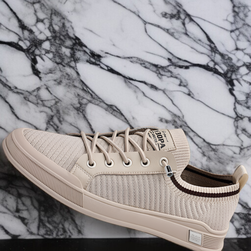 薄型スリッポンタイプのメンズシューズサイドビュー