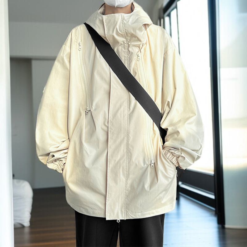 メンズ登山服の着用イメージ