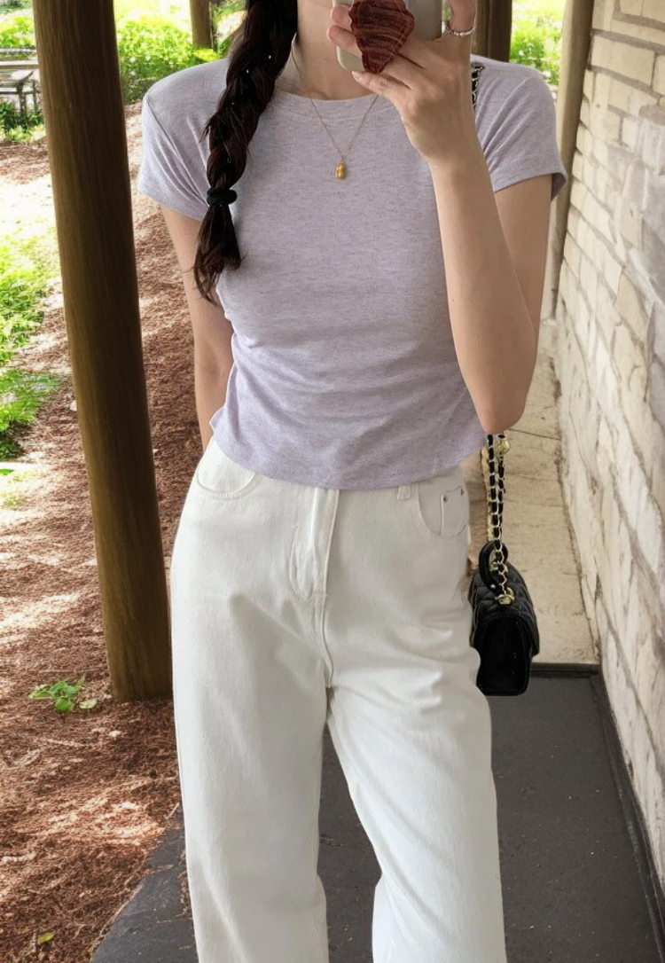 ドーパミンコーデに映える肩正しいトップス