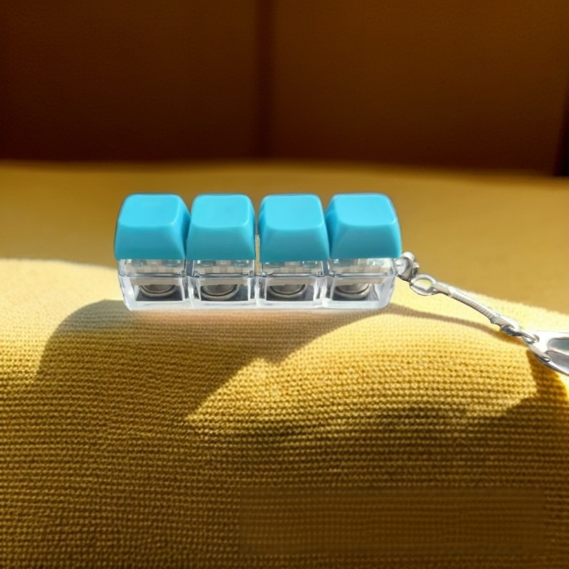 七色に光る4連ボタンストレス解消キーホルダー