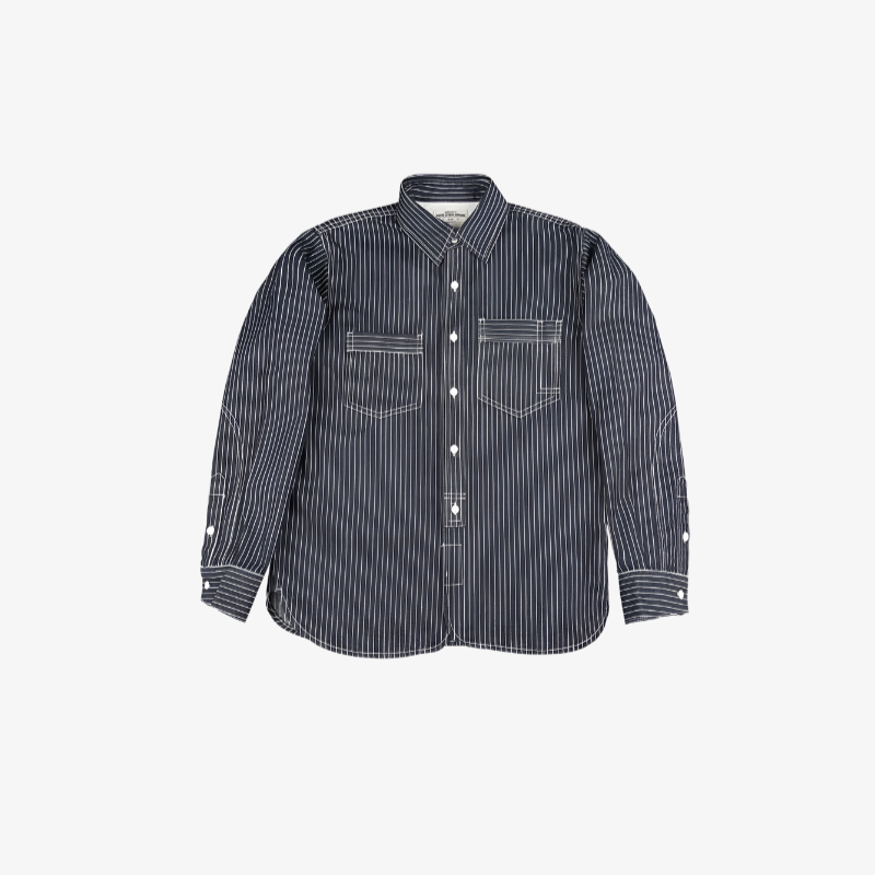 クラシックな襟元のデザイン