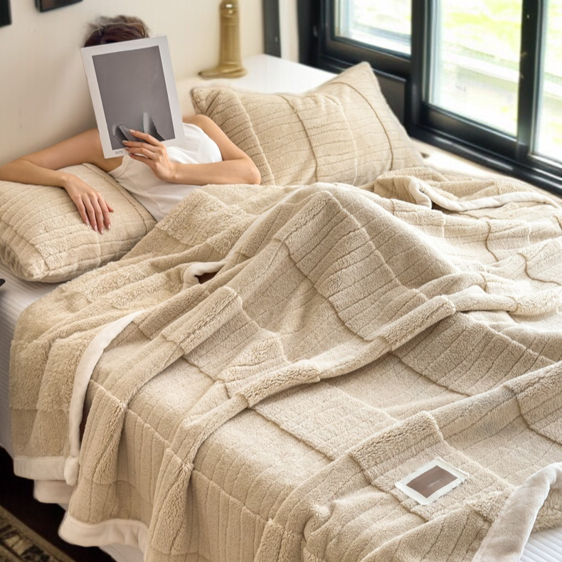 부드럽고 내구성 좋은 폴라폴리스 담요