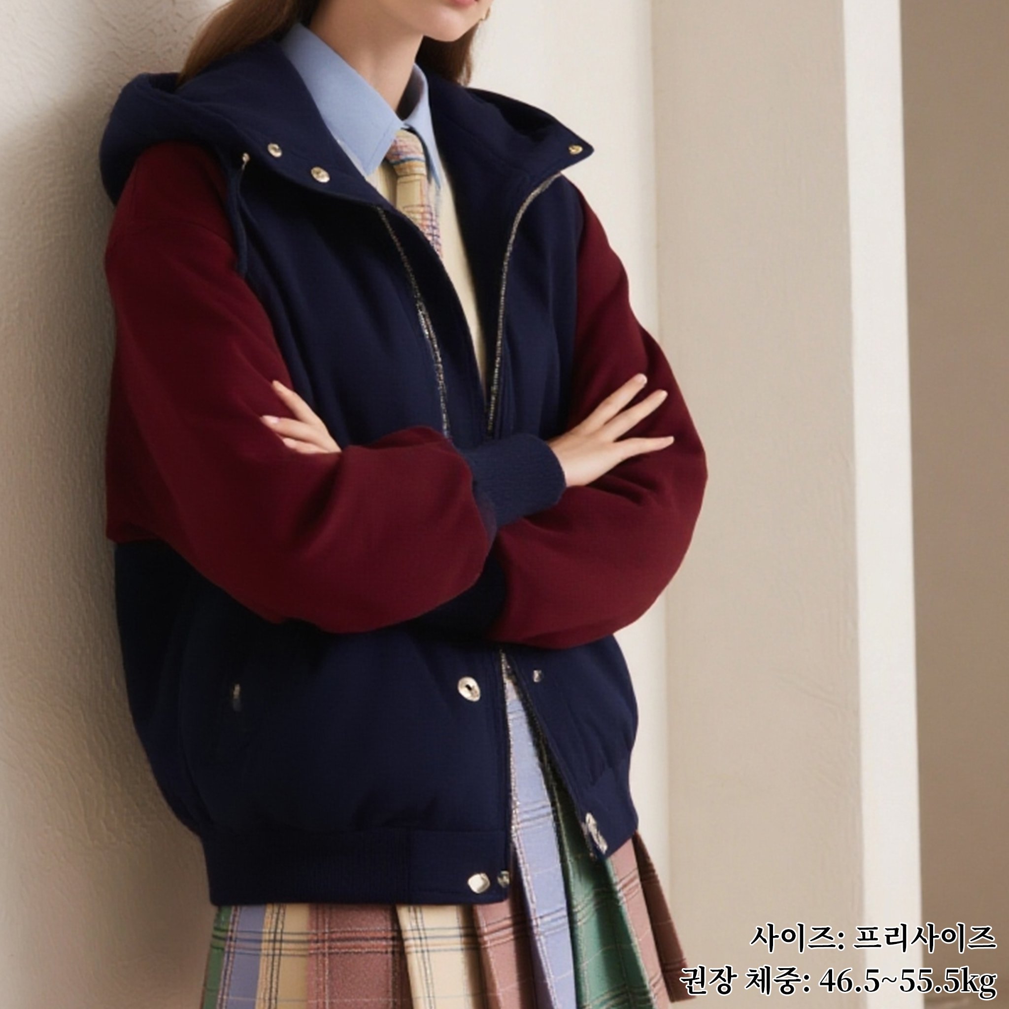 트렌디한 디자인의 다크 컬러 자켓