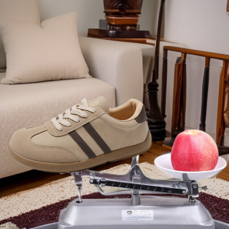 키높이 운동화 착용 모습