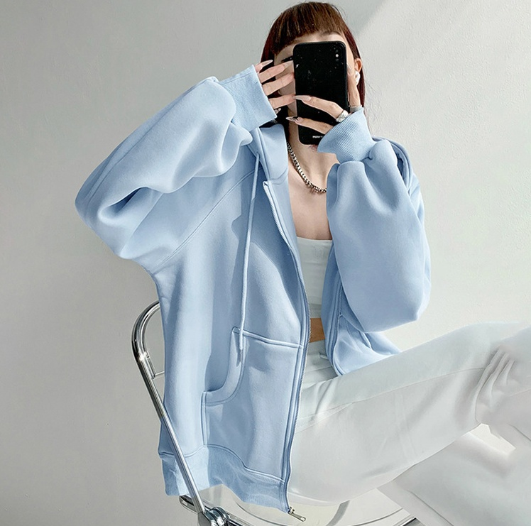 快適な着心地の秋冬レディースパーカー