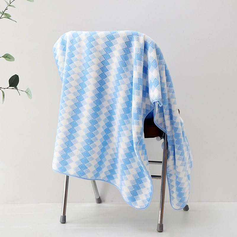 コーラルフリースのダイヤモンド柄タオルとバスタオル