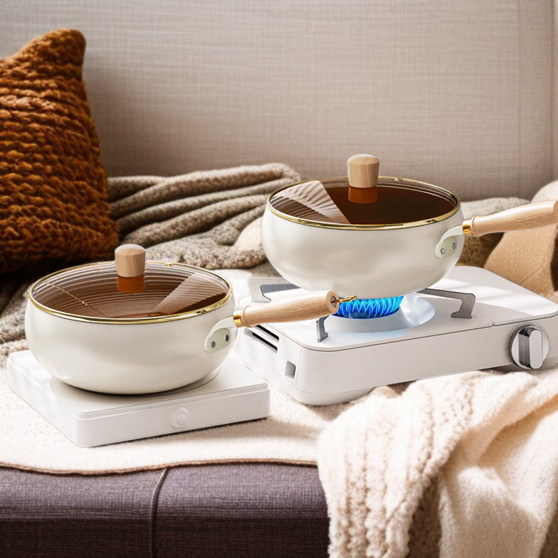 큰 배 볶음에 적합한 미니 철냄비