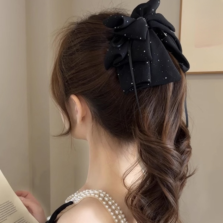 Stylish Hair Accessories & Clips