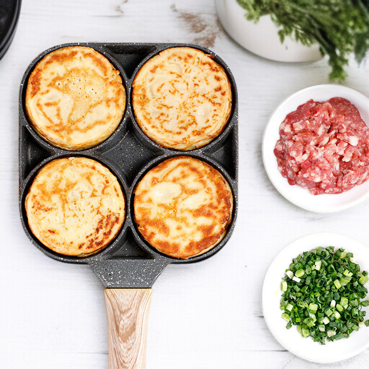 4穴オムレツパンで同時に4つのオムレツ調理