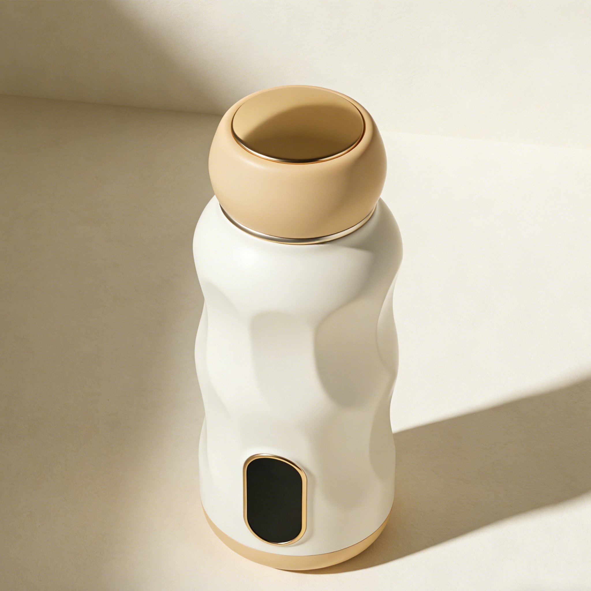 Hand holding the Smart Temperature Control Mug