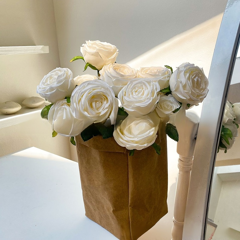 ヴィンテージスタイルのバラの花束