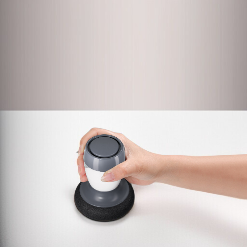 유막 제거 브러시로 앞유리 청소