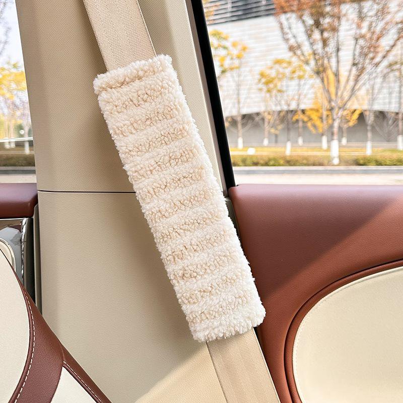 Prémiové plyšové chrániče pásů do auta – Roztomilý proužkovaný styl, pohodlné na rameno