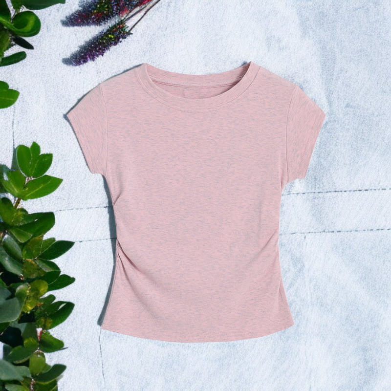 小柄女性向けソルトスタイル肩正しいフリル袖トップス・夏のドーパミンコーデ・スリム見えデザイン丸首シャツ