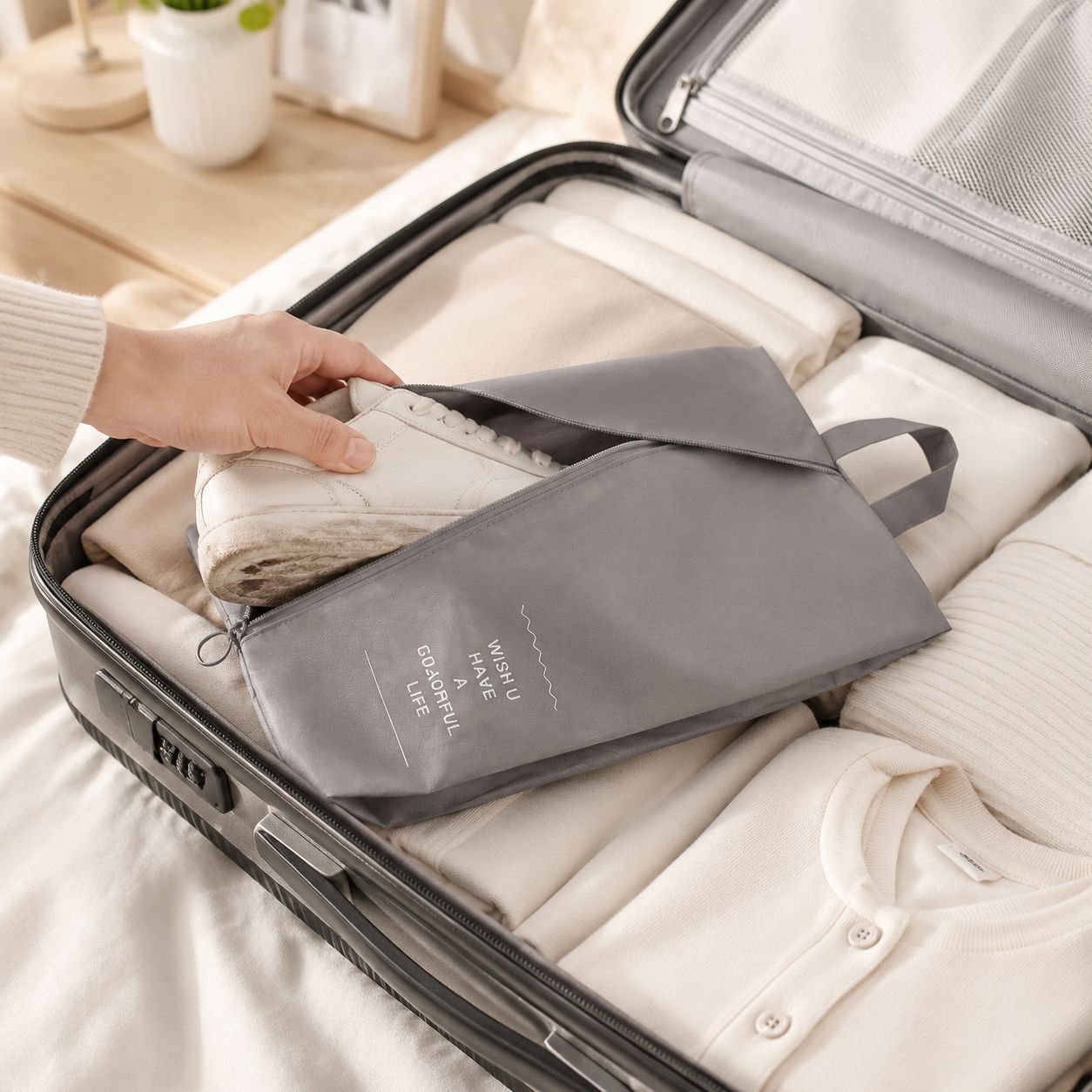 Durable zippers and breathable mesh design on packing cubes