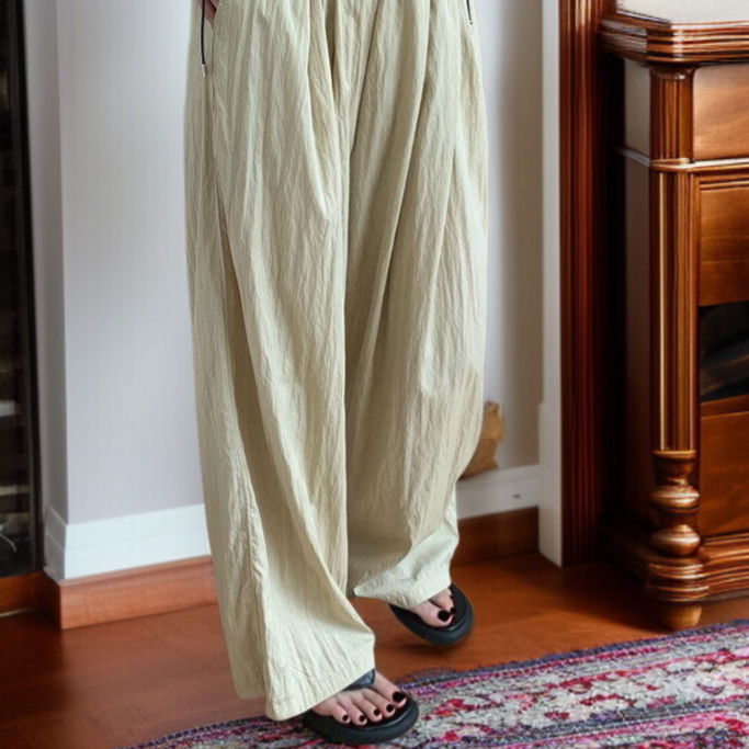 드롭 와이드 팬츠 앞모습 상세컷