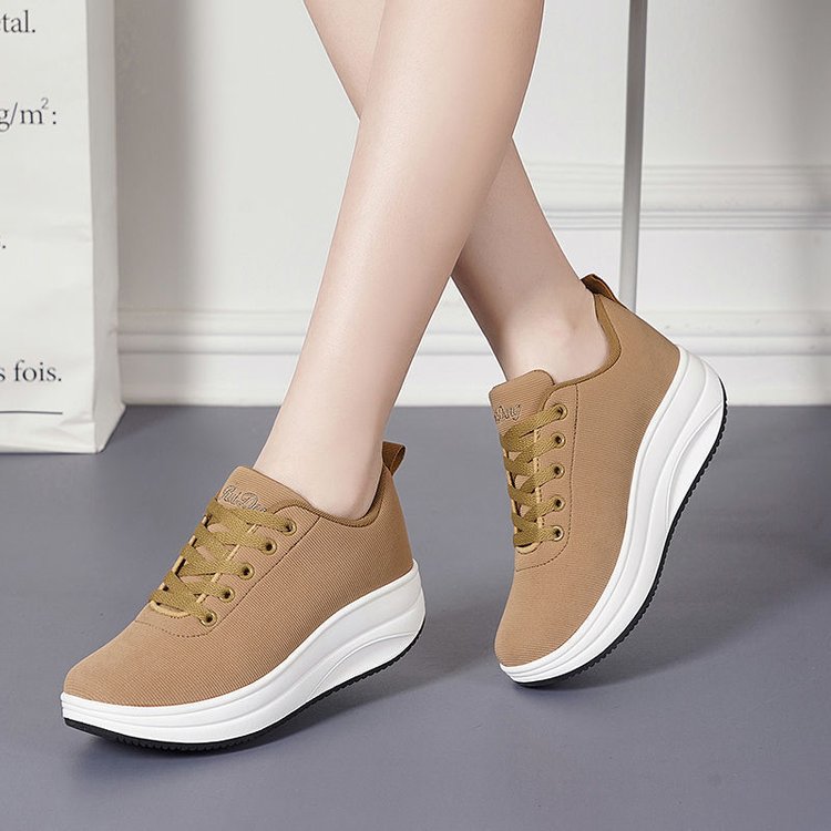 レディースカジュアルシューズ日常使用シーン