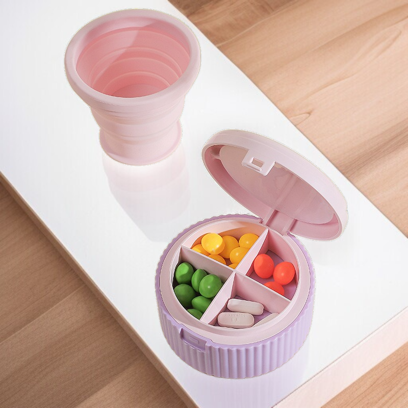 접이식 물컵과 결합된 약통 디자인