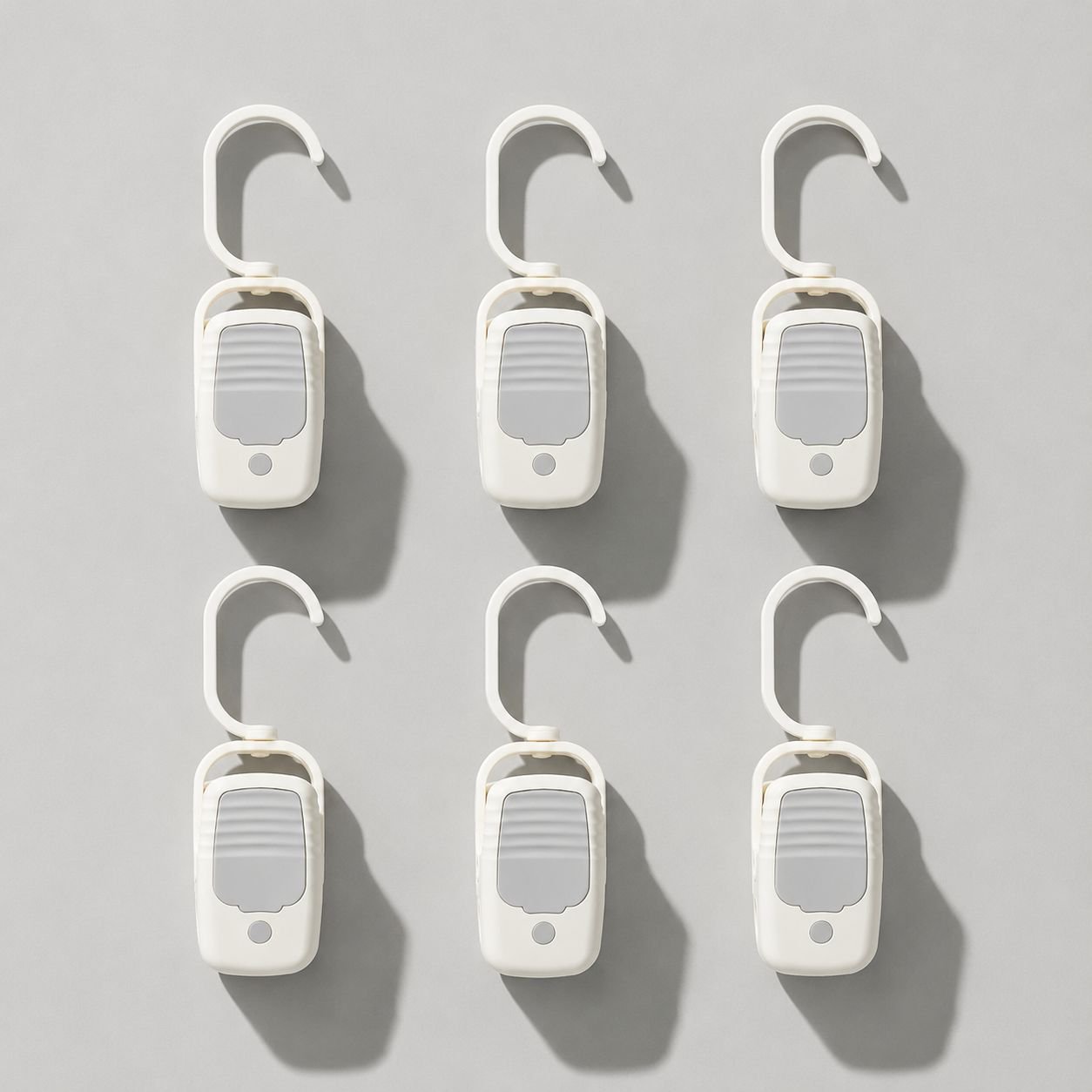 Gentle grip clothespin protecting clothing
