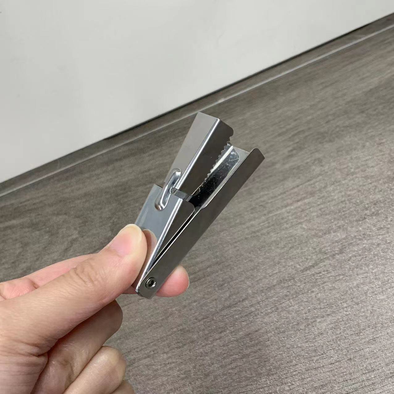 シュリンプピーラー