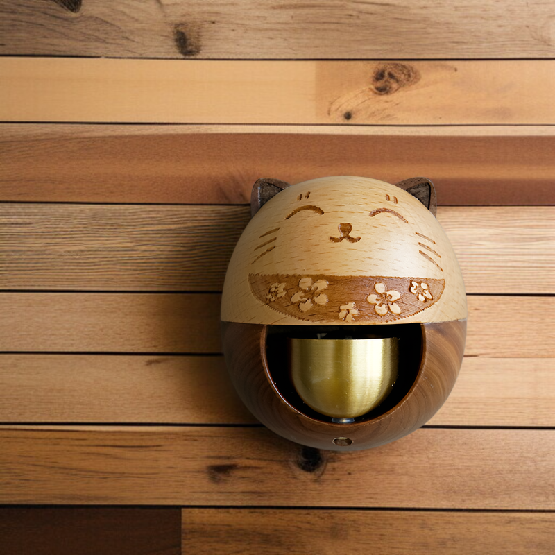 純真鍮製ラッキーキャット磁気ドアベルの全体写真