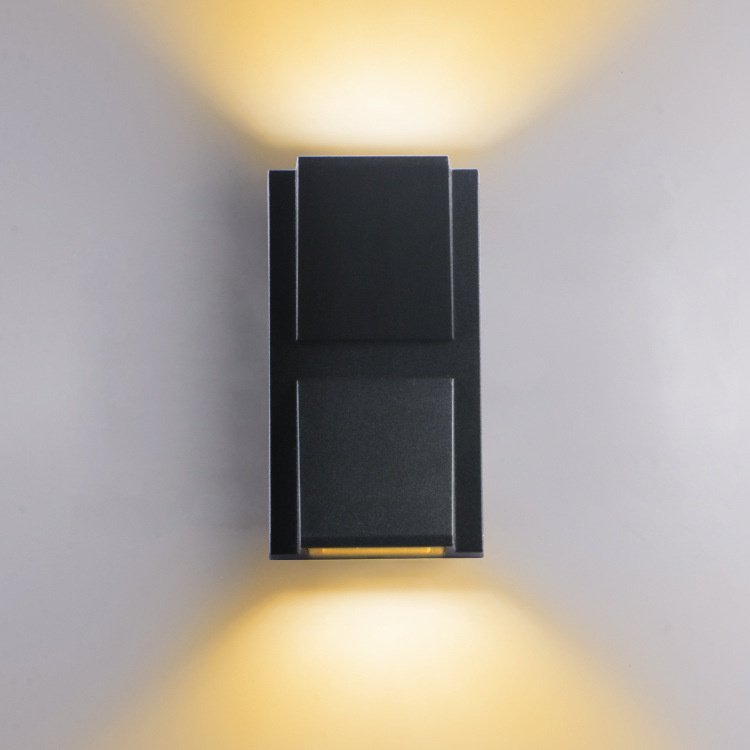 Modern minimalist wall lamp