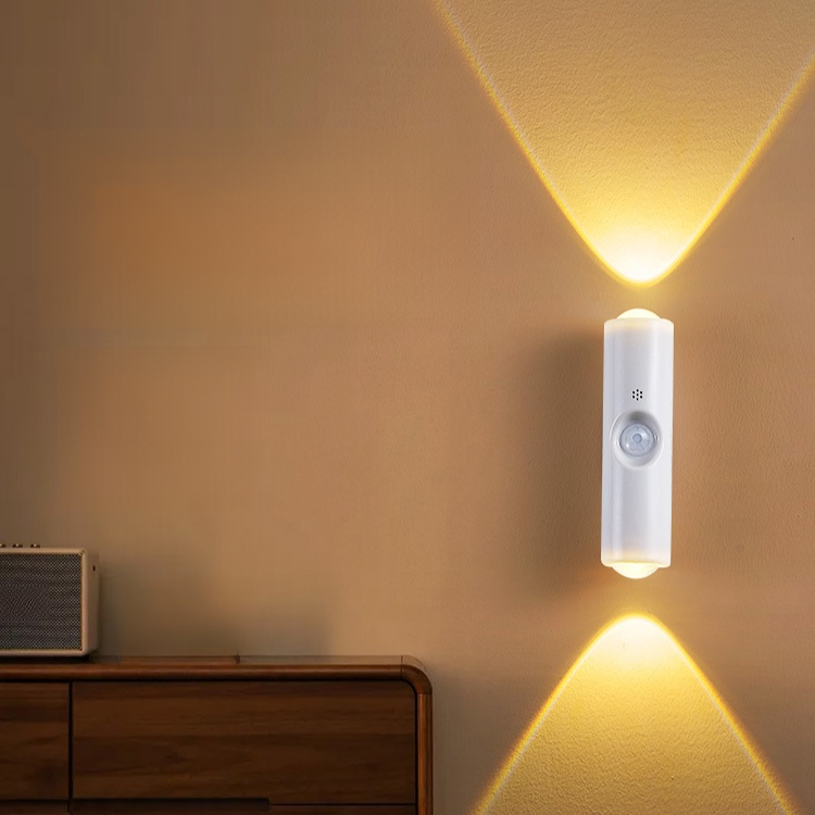 磁気吸着充電式ミニライト