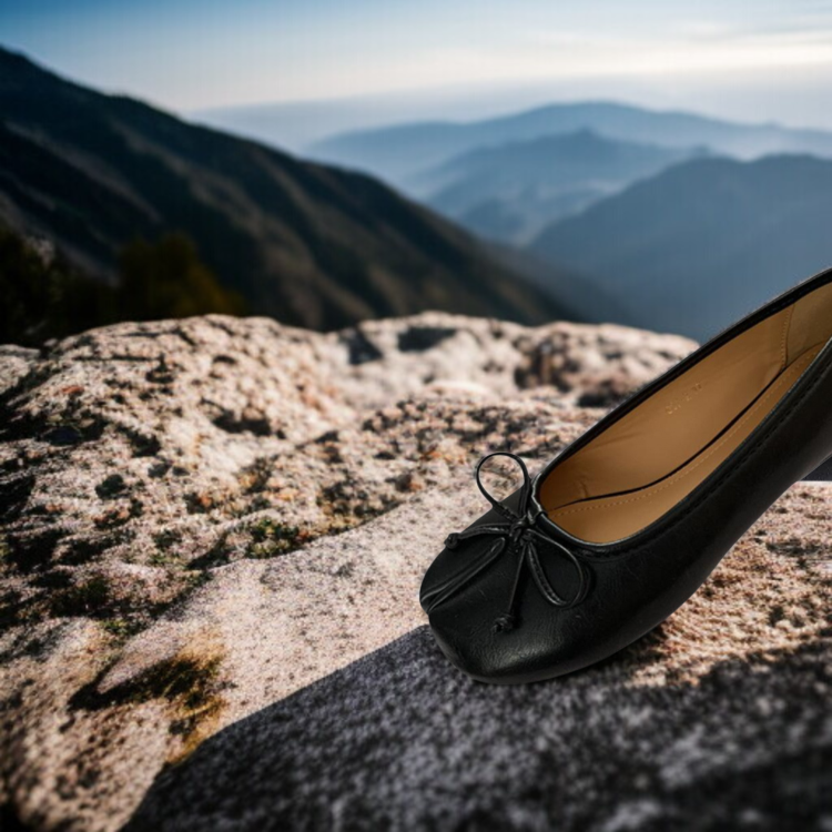 스퀘어 토 디자인의 할머니 스타일 로퍼