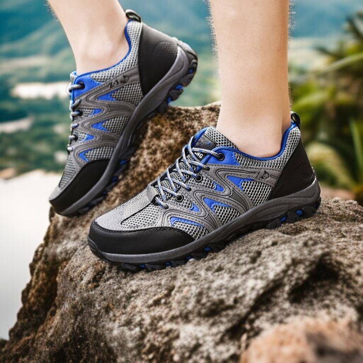 방수 기능을 강조한 여성화 사진